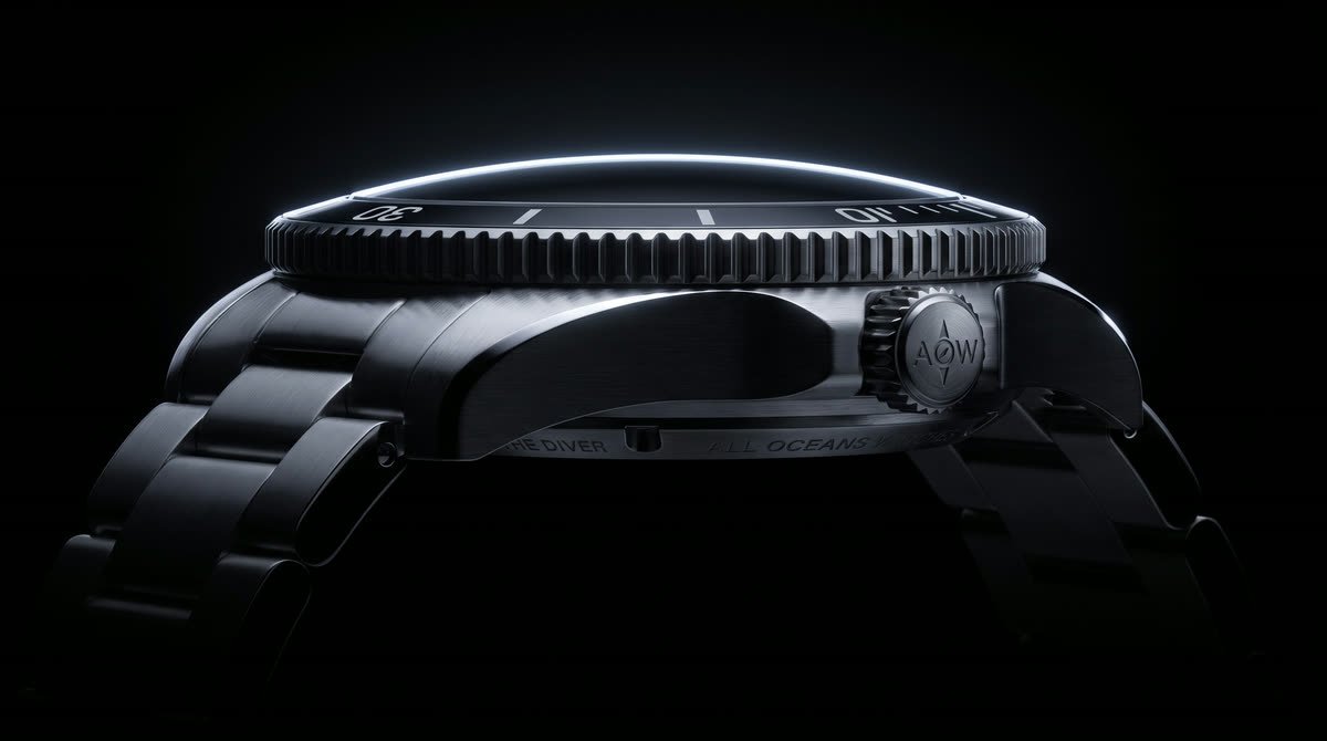 Case profile of The Diver, the engraving picked out by a single rim light